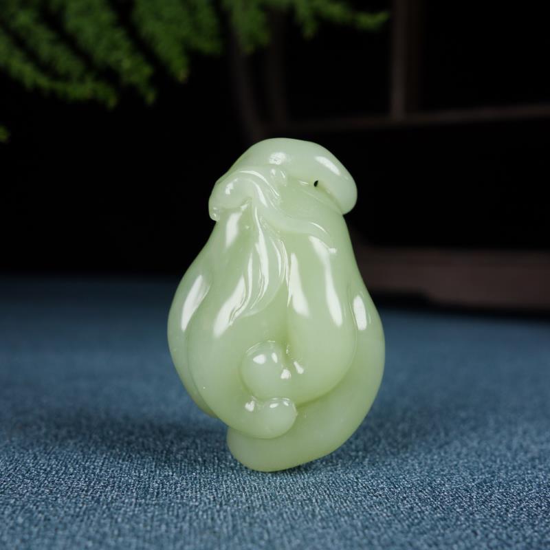 和田玉浅青玉怎么识别真假,和田玉俄籽料辨别真假方法