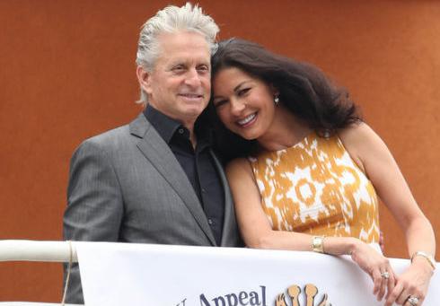 迈克尔道格拉斯对妻子一见钟情,迈克尔道格拉斯获奖