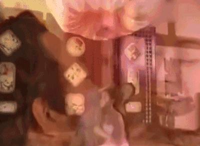 拍个吻戏搞这么多辣眼睛的花招,求求了,放过观众吧