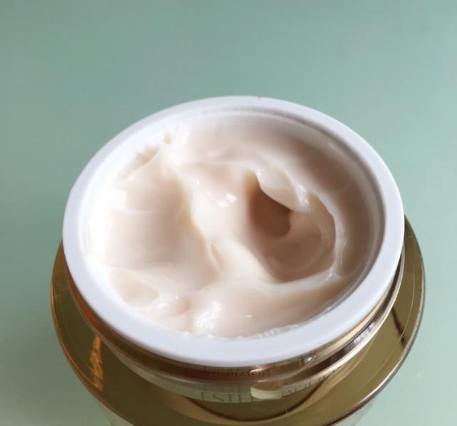 雅诗兰黛小棕瓶精华值得入手吗,雅诗兰黛小棕瓶适合干皮的护肤品