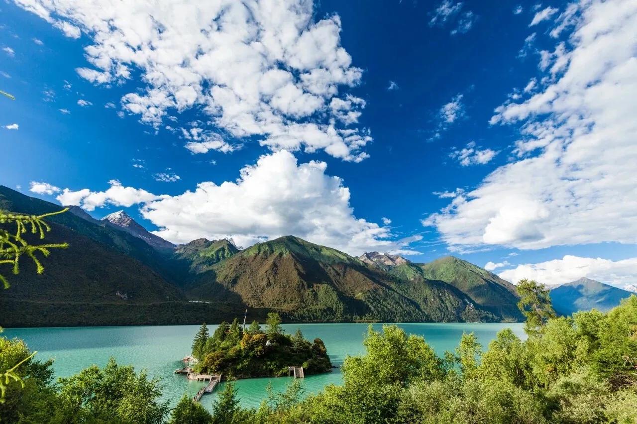 中国唯一不收费的高速公路,中国旅游风景最好的四条高速