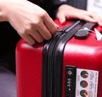 行李箱测评丨网易X选拉杆易卡阻，109元的喜朗顿侧提把不耐用