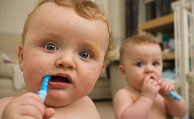 为什么小孩子长牙齿口臭,起床了刷刷牙还是口臭怎么回事