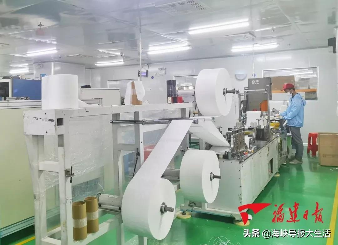 数千企业紧急转产生产口罩防护服,企业转型生产口罩防护服