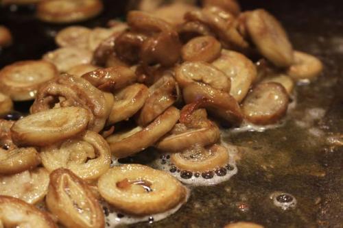 胃不好吃猪肚养胃吗,胃病吃猪肚炖什么养胃