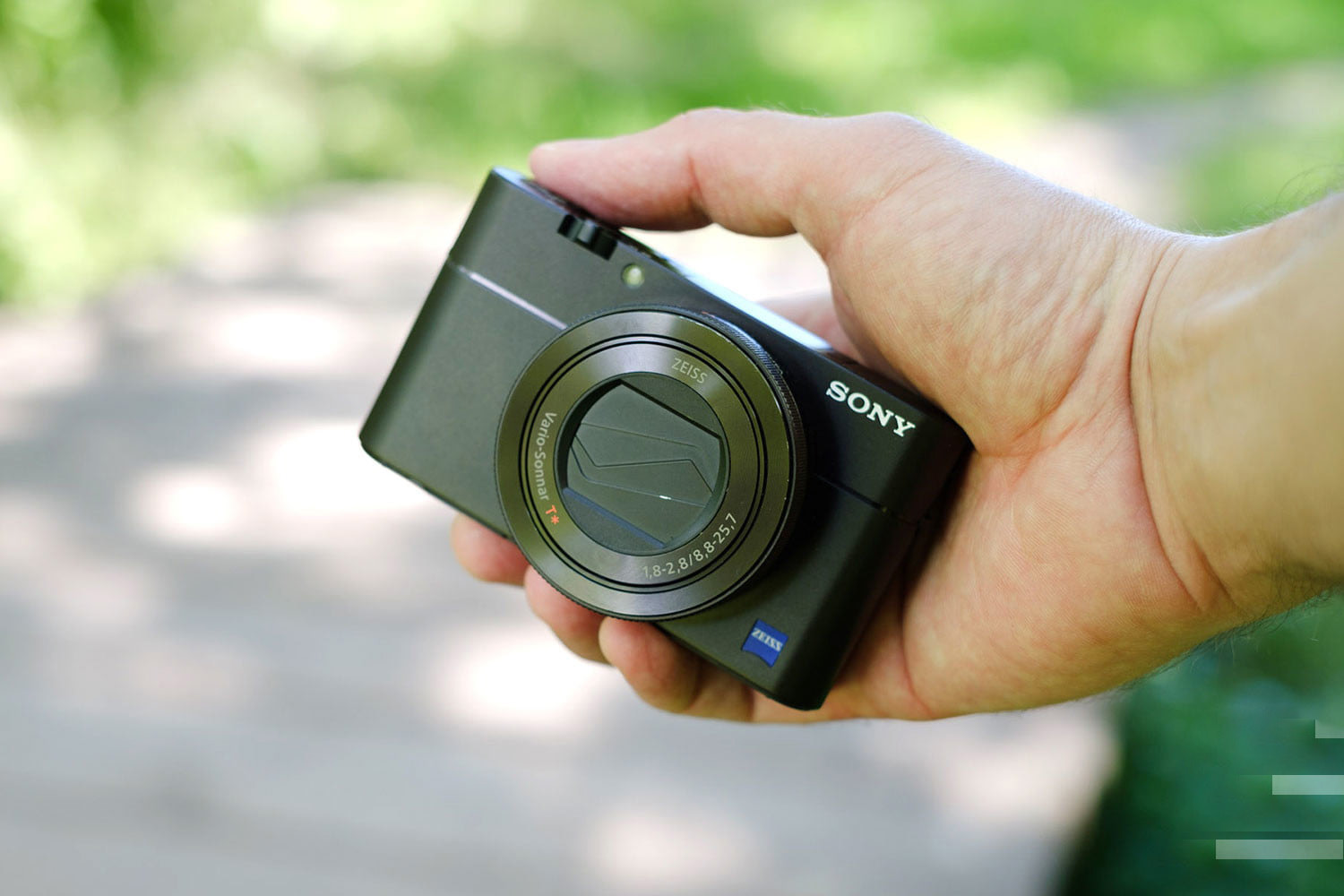 怎么选择相机品牌价格低500元,相机到底应该怎么选