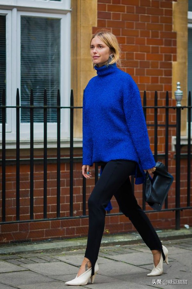 打底连脚裤穿搭技巧简单又好看,踩脚裤时尚穿搭