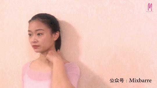 靠墙站真的可以矫正驼背伸脖子吗？