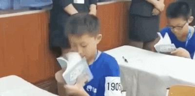 两年前买的明星同款过时了,那些年买过的明星同款