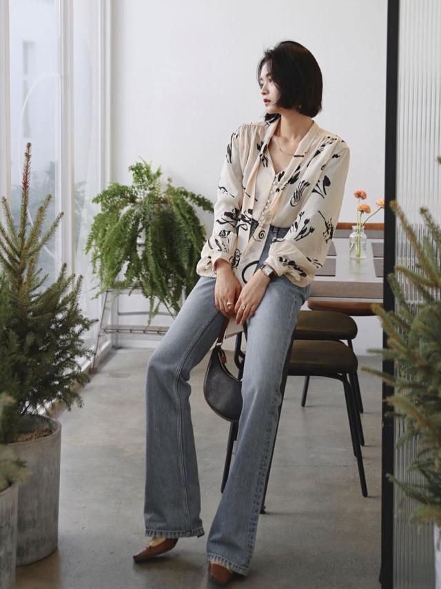 牛仔裤靴子怎么搭外套好看,牛仔裤短靴夏日穿搭