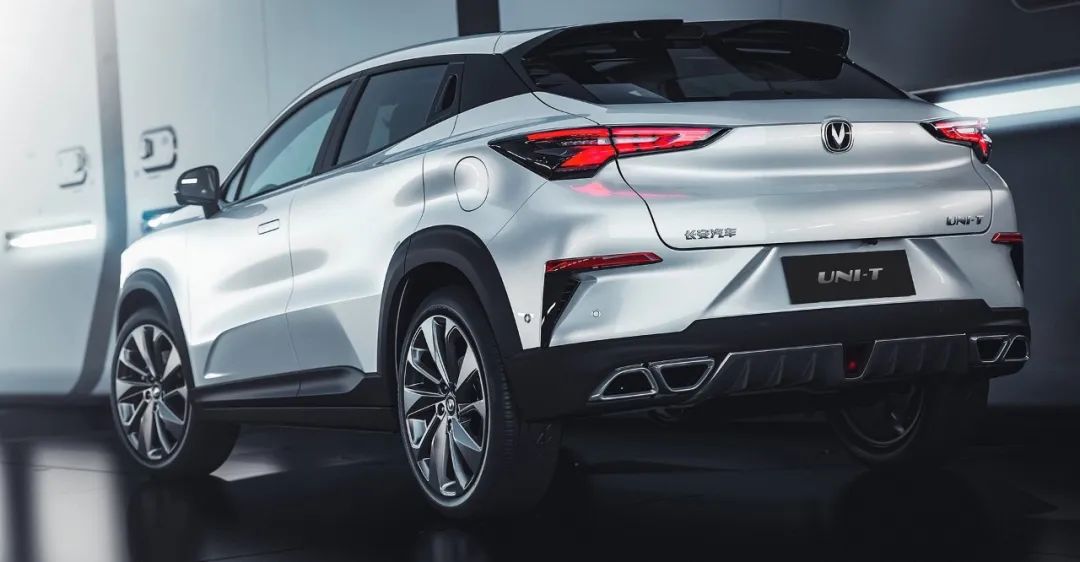 长安uni-v2.0t经典运动款,长安uni-v混动新技术