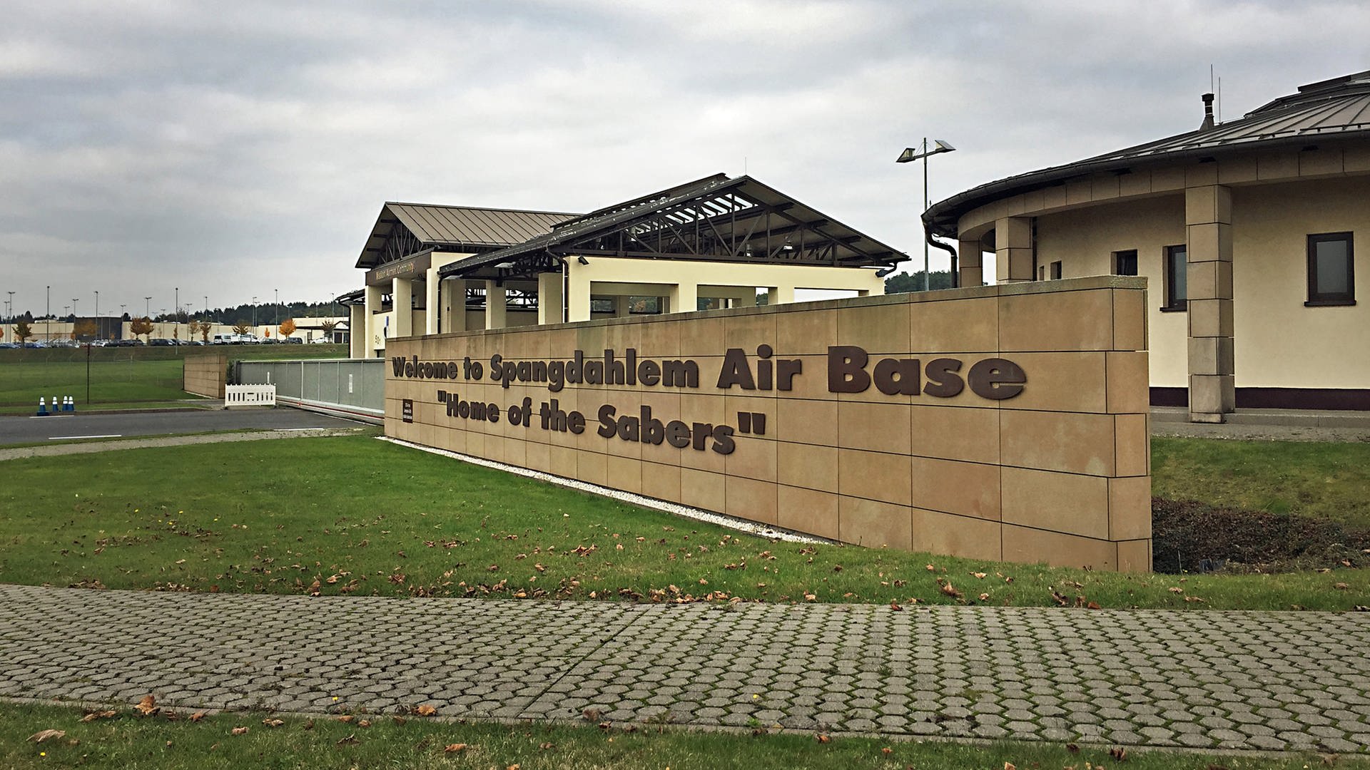 一战德国为什么被迫从西线撤军,美国要从德国撤军吗