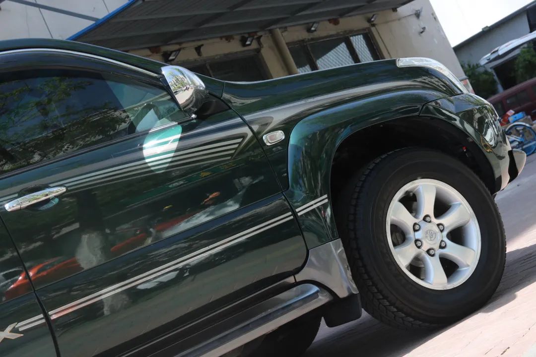 经典老车丰田lc90翻新复活,老款普拉多120翻新