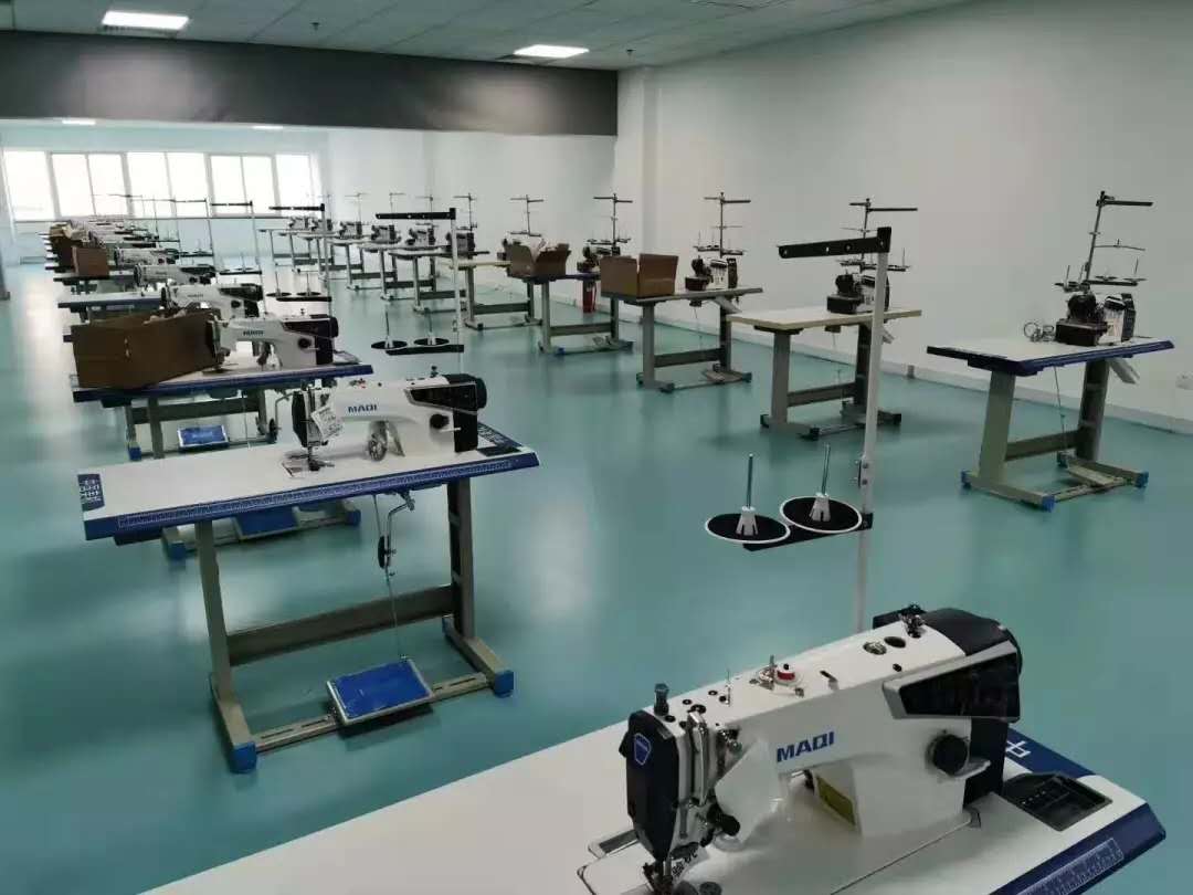 弘扬劳模精神展现劳模风采,劳模精神汇聚奋斗伟力