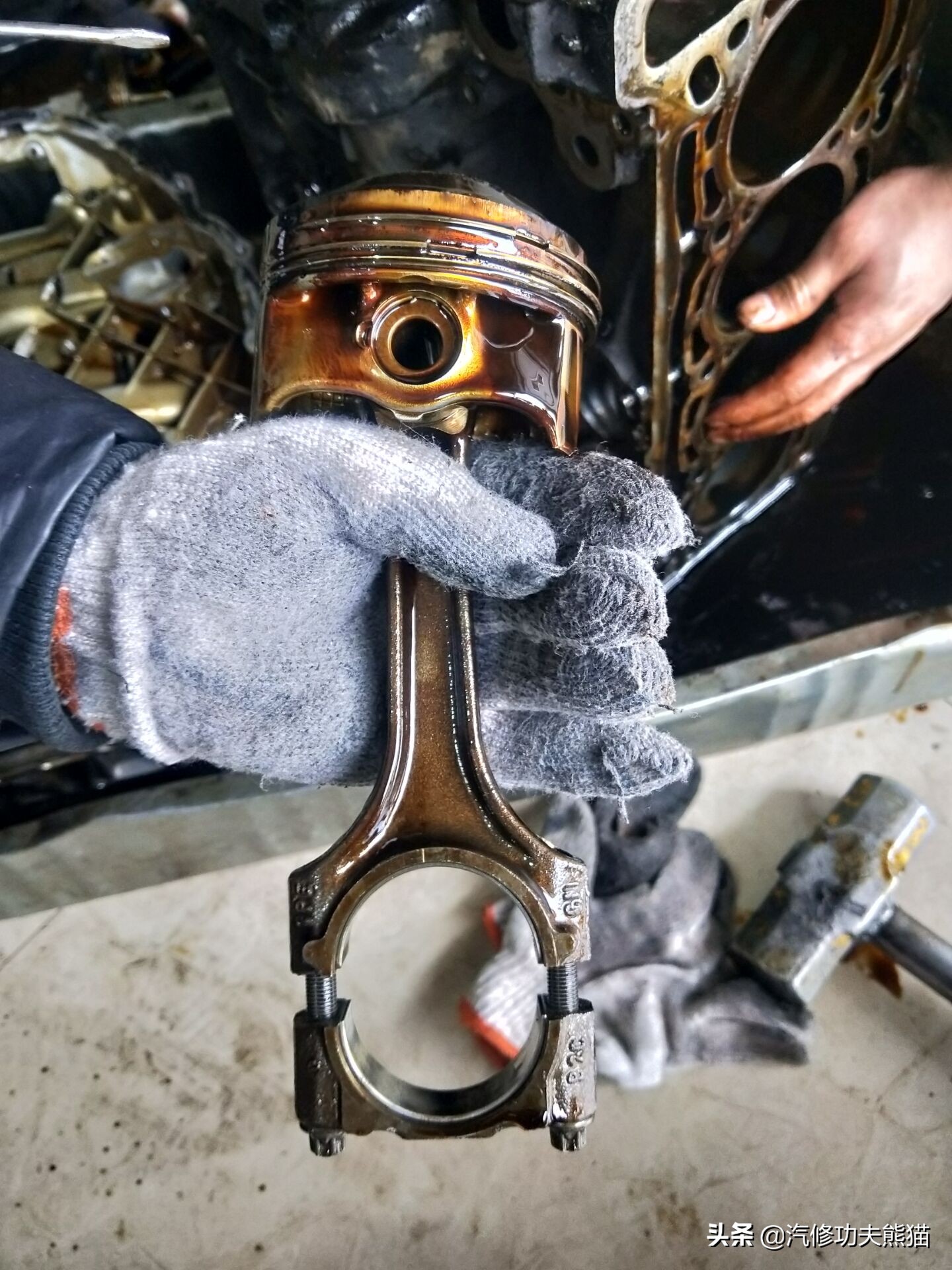 斯柯达明锐2010款2.0烧机油吗,09款斯柯达明锐1.6烧机油怎么解决