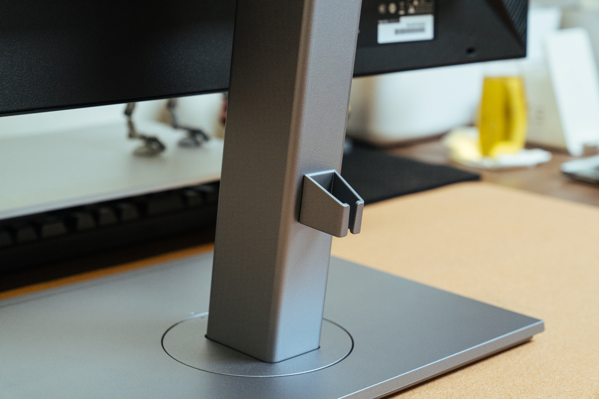 华硕创艺国度显示器买27还是32,华硕proartpa279cv显示器缺点