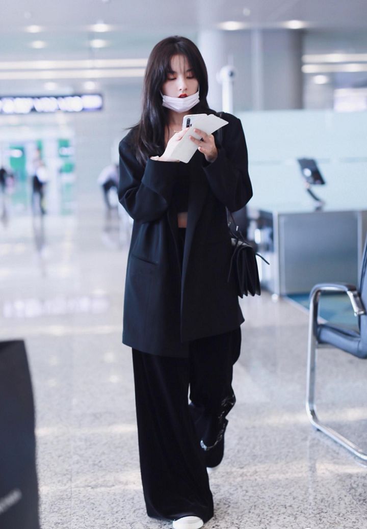 杨超越翻版宋祖儿？别开玩笑了