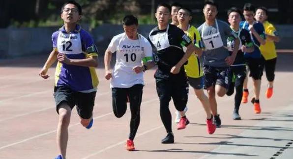 正确的跑步姿势中考,体育中考跑步技巧