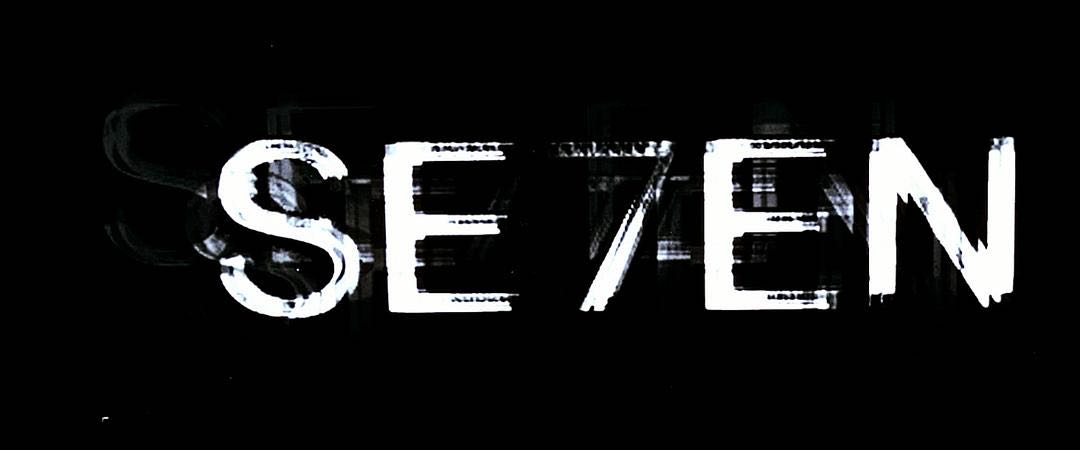 勇敢面对邪恶与荒诞，上映25年的《*宗罪七**》带给我们的现实启示