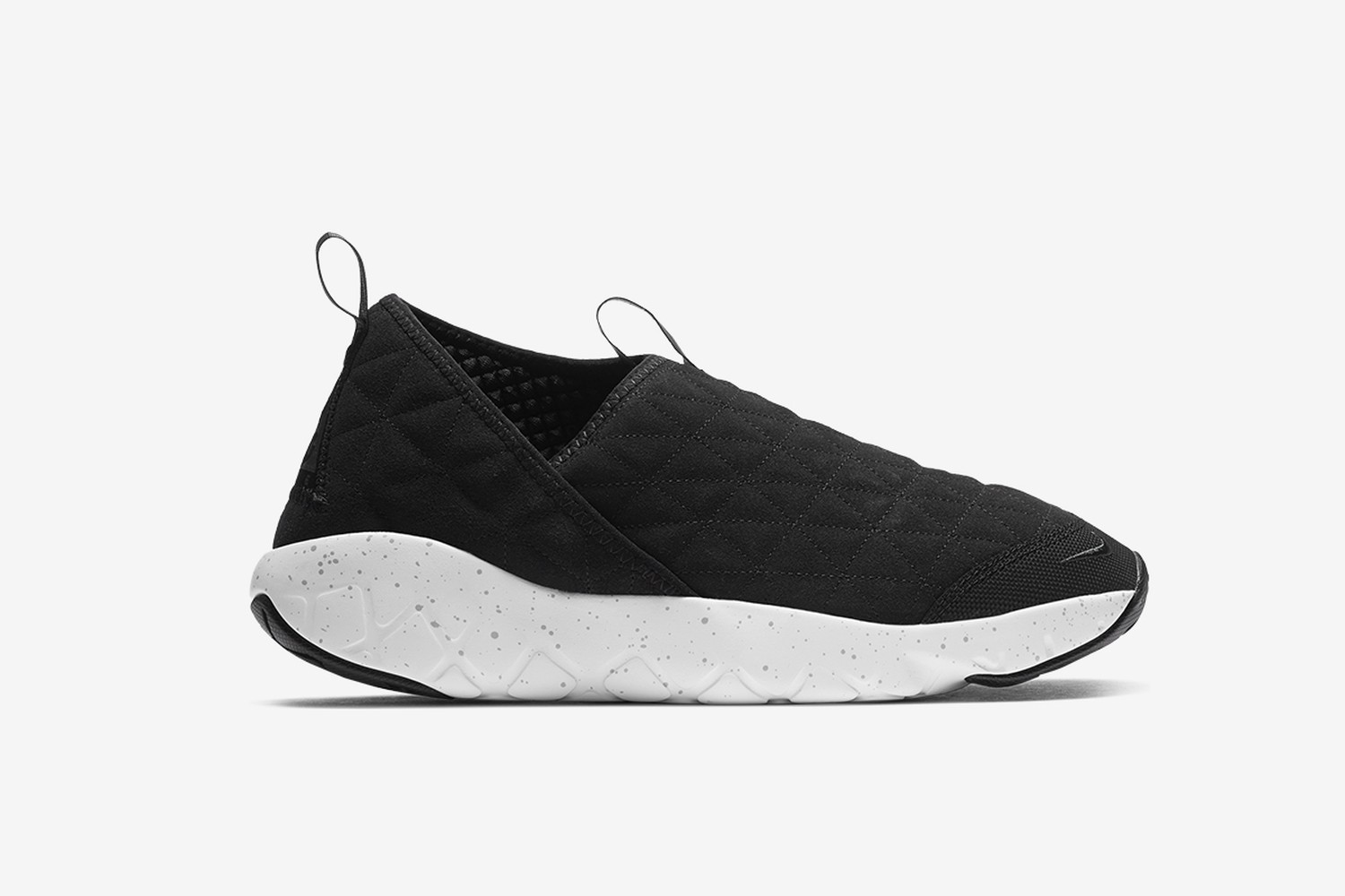 行走鞋柜男生运动鞋,满鞋柜的运动鞋