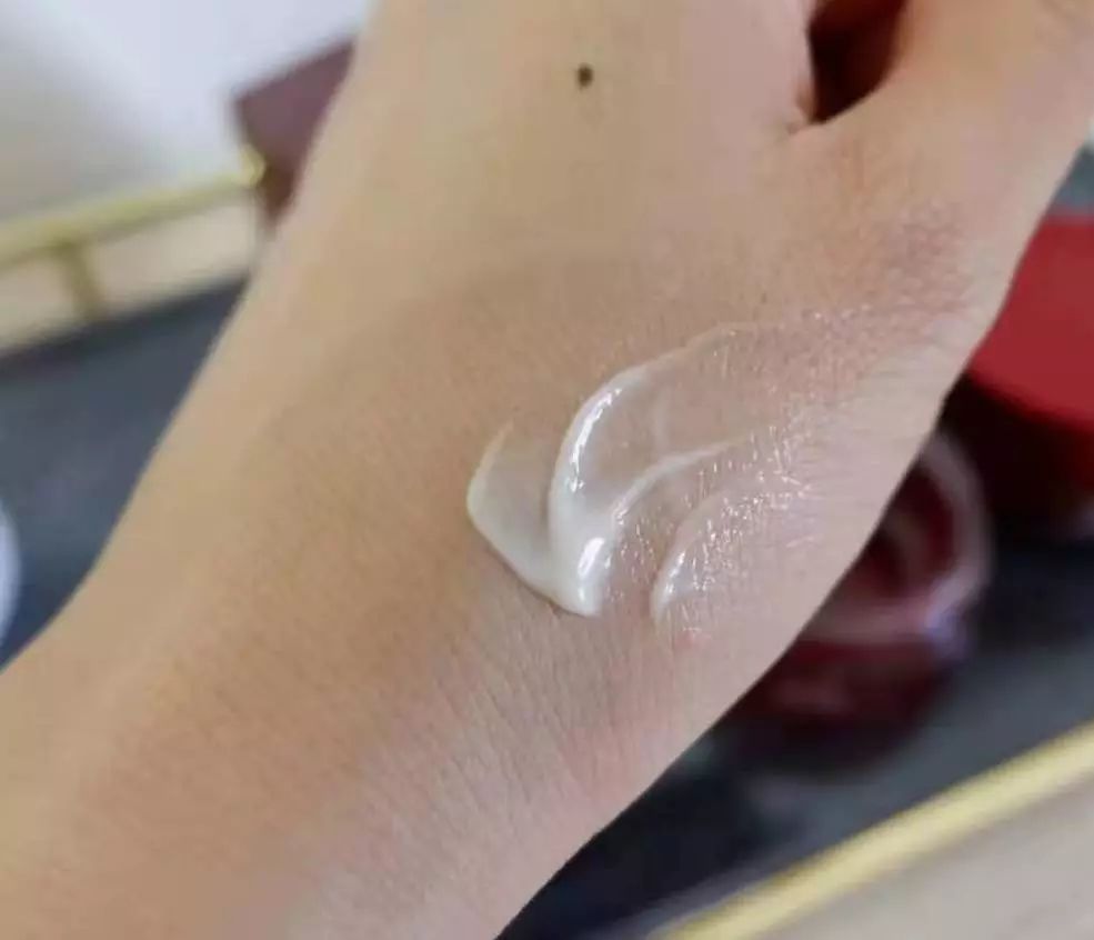 这一年值得入手的爆款眼霜,再穷都要买的8款贵妇眼霜