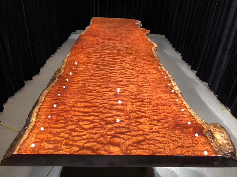 实木大板早几年的很贵,实木大板无处不在