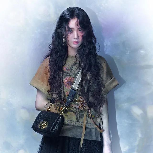 迪奥为什么对金智秀那么好,迪奥大使金智秀