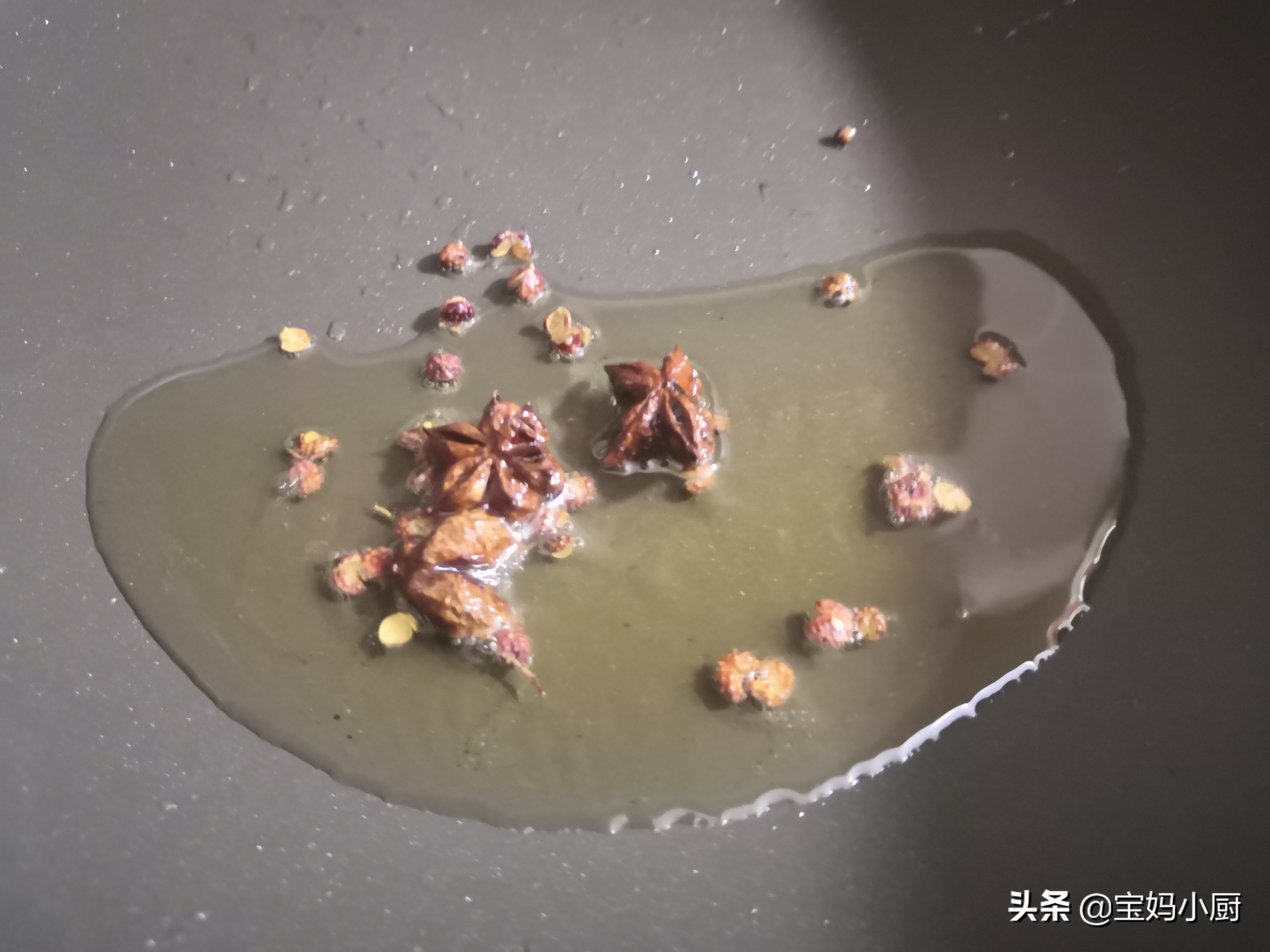 年夜饭炒肥肠,年夜饭必备的家常菜肥肠