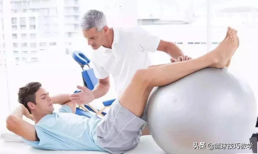 打球崴脚急救措施,打球崴脚了怎么高情商安慰