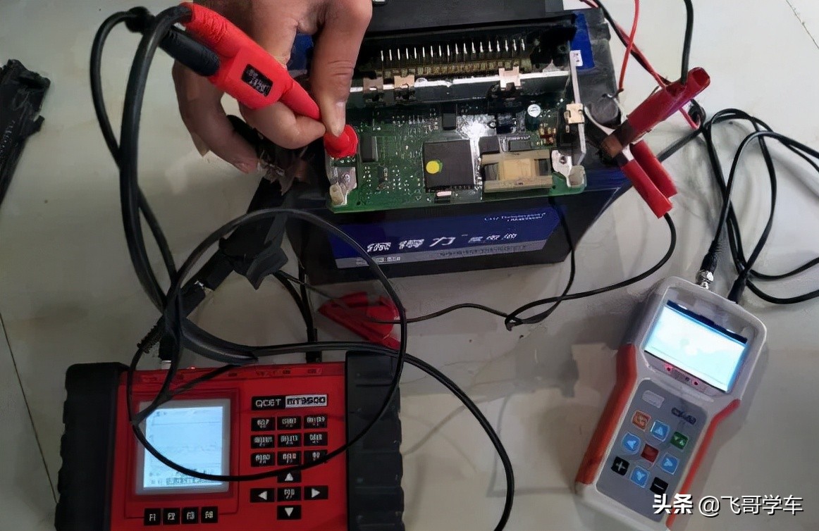 维修汽车电脑板多少钱,汽车大灯电脑板维修教程