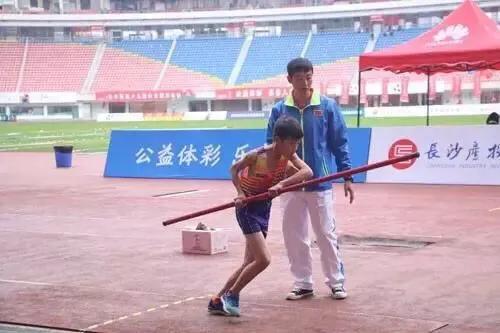 80后的体育课才叫体育课,80后土味视频