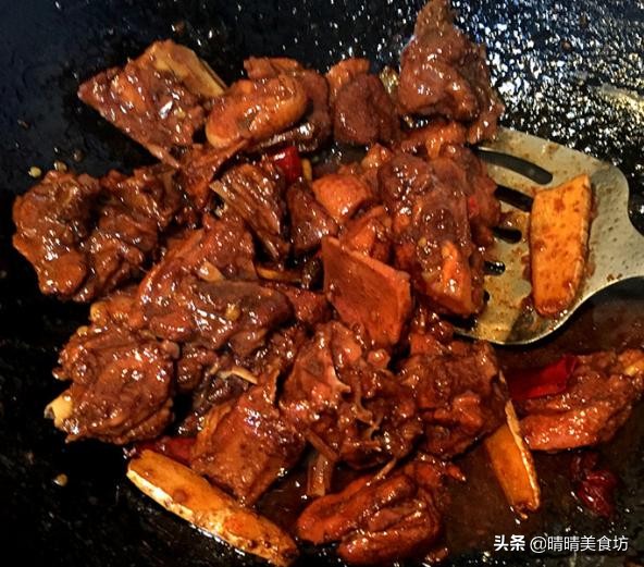 盐水鸭肉质鲜嫩非常入味好吃到爆,什么啤酒鸭肉好吃又简单