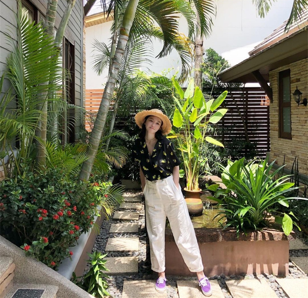 “女版王思聪”姜敏京，韩国富贵花歌手，穿搭是白富美的标榜