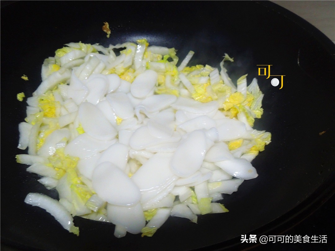 年糕鸡蛋的做法视频,一根年糕用菜怎么炒