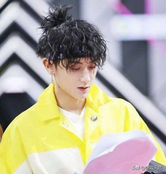 蔡徐坤王一博谁的脏辫好看,王一博蔡徐坤帅气图片