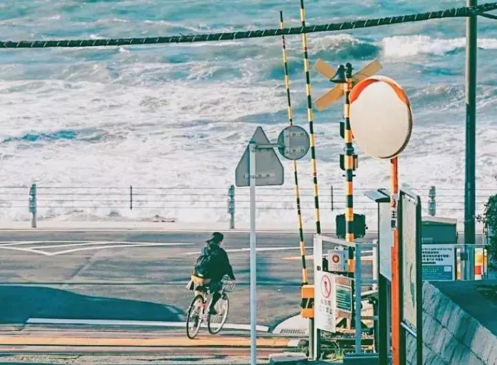 等一个人陪我旅游,等一个人陪我一起跨年