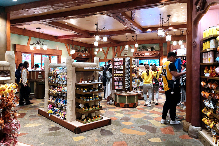 上海迪士尼之旅极速光轮,上海迪士尼项目七个小矮人