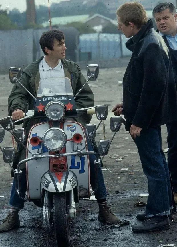 管不到一千块的鞋子叫「马丁」，上海名媛都瞧不上你