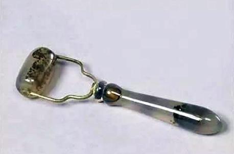 如懿传魏嬿婉头饰盘点,如懿传里面的魏嬿婉为何穿龙袍