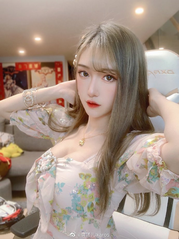 红圈盘点:深夜车神腐团儿,长腿太诱人