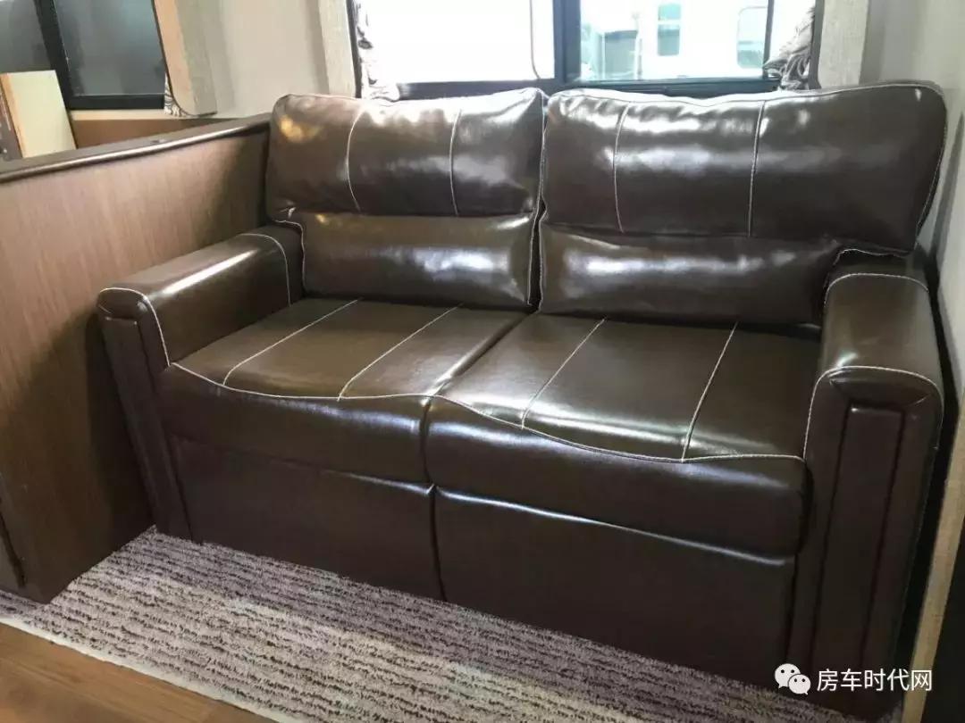 爱旅豪华双套间版拖挂房车,爱旅490拖挂式房车