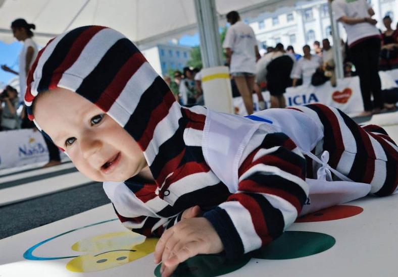 宝宝从三个月到七个月一直流口水,三个月宝宝突然口水变多还吐泡泡