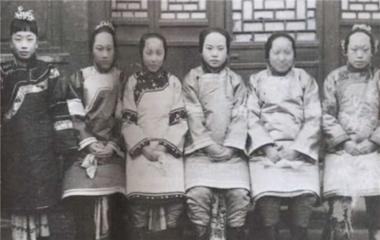 比束腰和裹脚更可怕的是什么,比裹脚和束腰更可怕的是什么