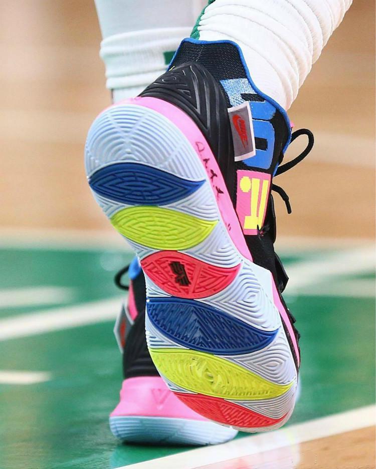 kyrie5海绵宝宝细节,kyrie5新配色海绵宝宝