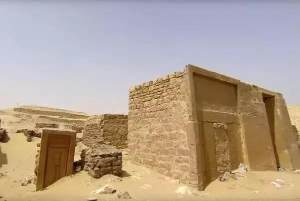 他摸了出土*物文**后,住院八次!