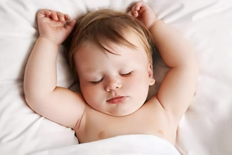 新生儿宝宝眼睛怎么护理才更明亮,新生儿怎样预防近视和保护眼睛