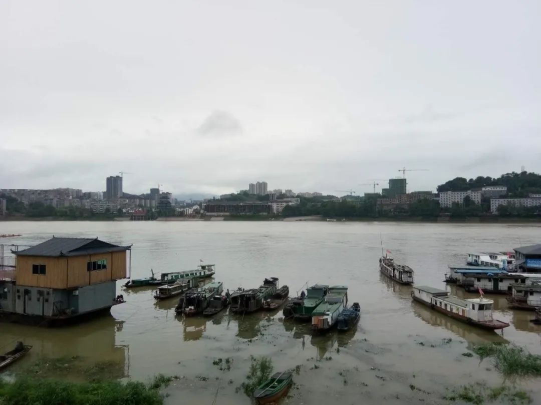 湖南省沅陵县：沅陵的一位建设者，奔腾在心中的河流