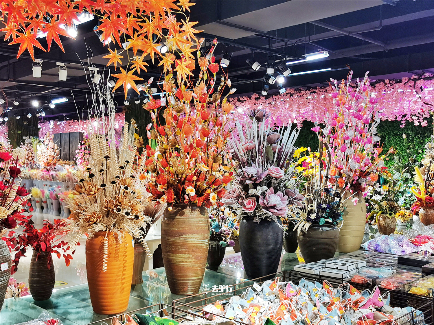 中国最大的鲜花市场，日均交易数百万元，被列为亚洲第一批发市场