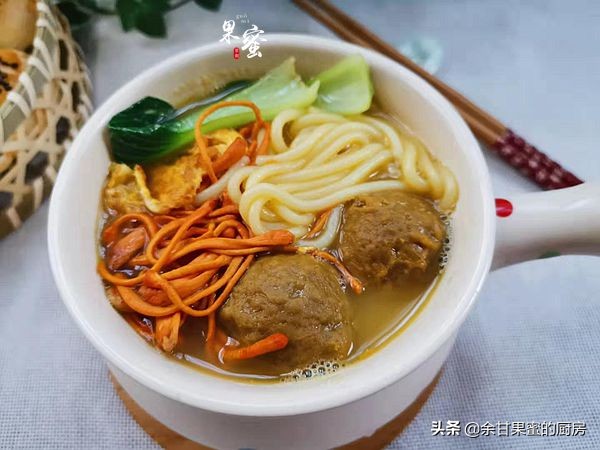 早饭米粉汤的做法,早餐米粉汤底清而不腻做法