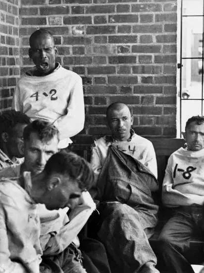 正常人被送进精神病院电击治疗,被送去精神病院电击治疗